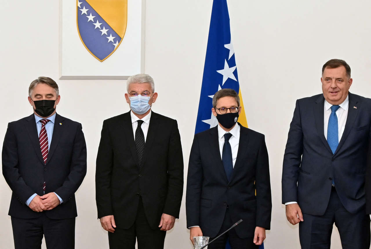 Courrier International : La Bosnie-Herzégovine pourrait céder sous le poids des divisions ethniques