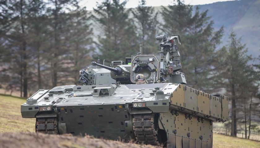 Le véhicule blindé de la British Army Ajax entre en service en 2025