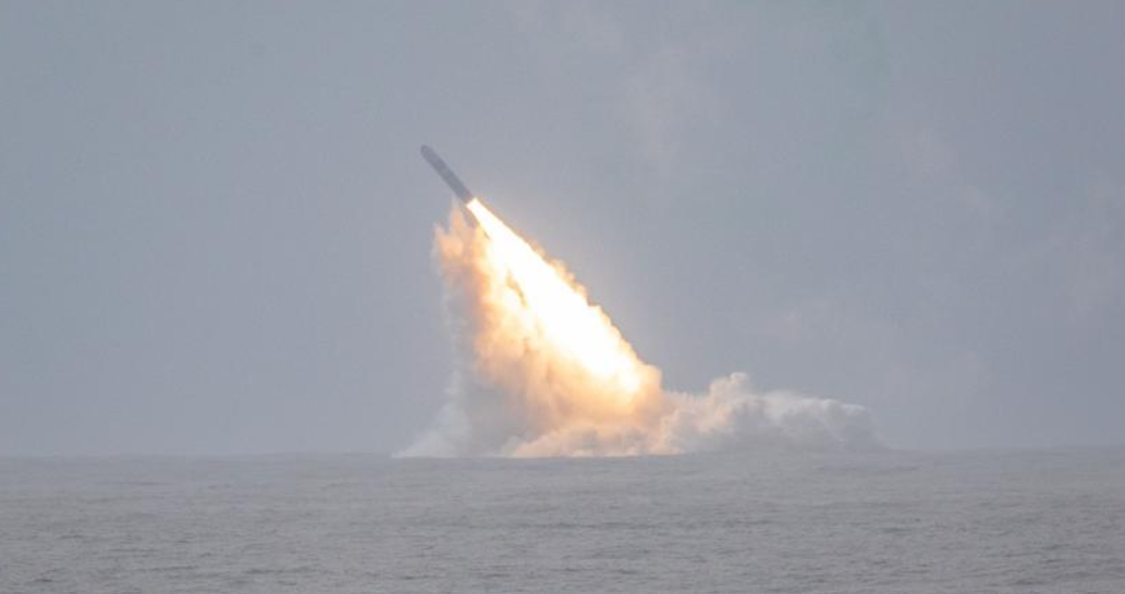 Le sous-marin nucléaire américain USS Louisiana (SSBN 743) a lancé avec succès le Trident II D5LE, le missile balistique intercontinental le plus avancé au monde.