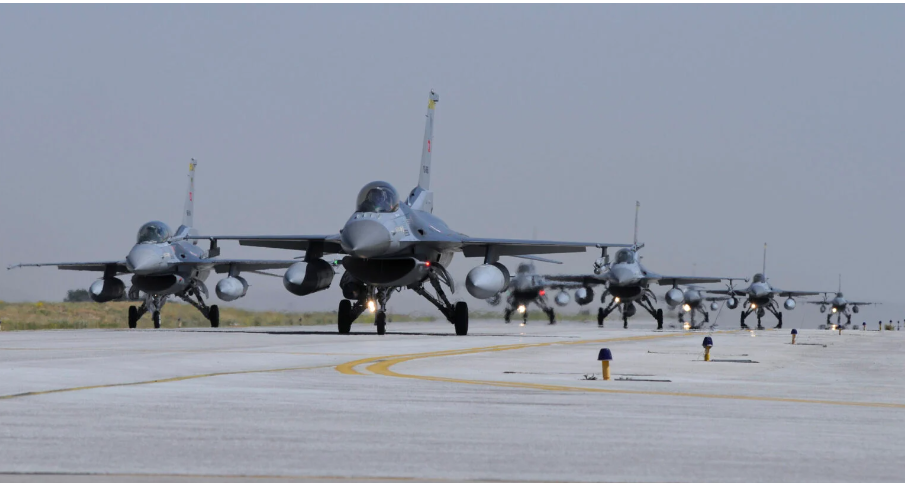 Biden débloque 40 F-16 pour la Turquie et pour la Grèce 40 F-35  !