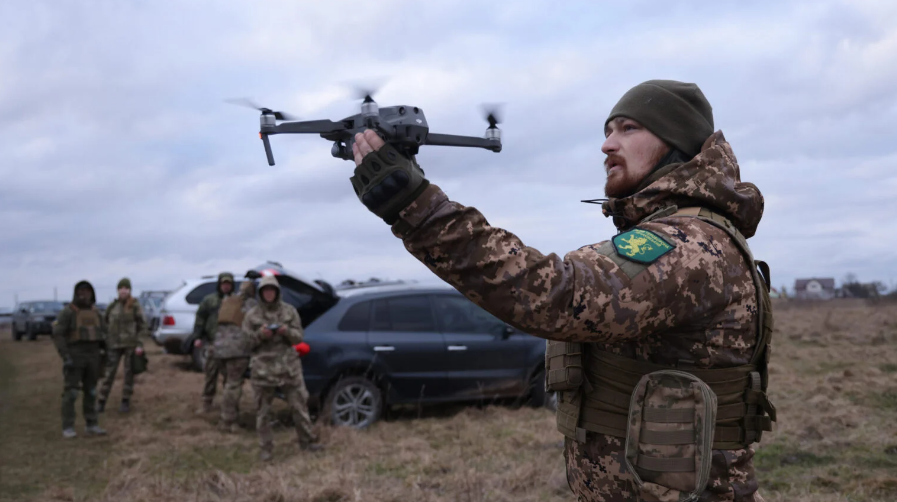 France makes new ‘pact’ with industry to speed small drone production, acquisition